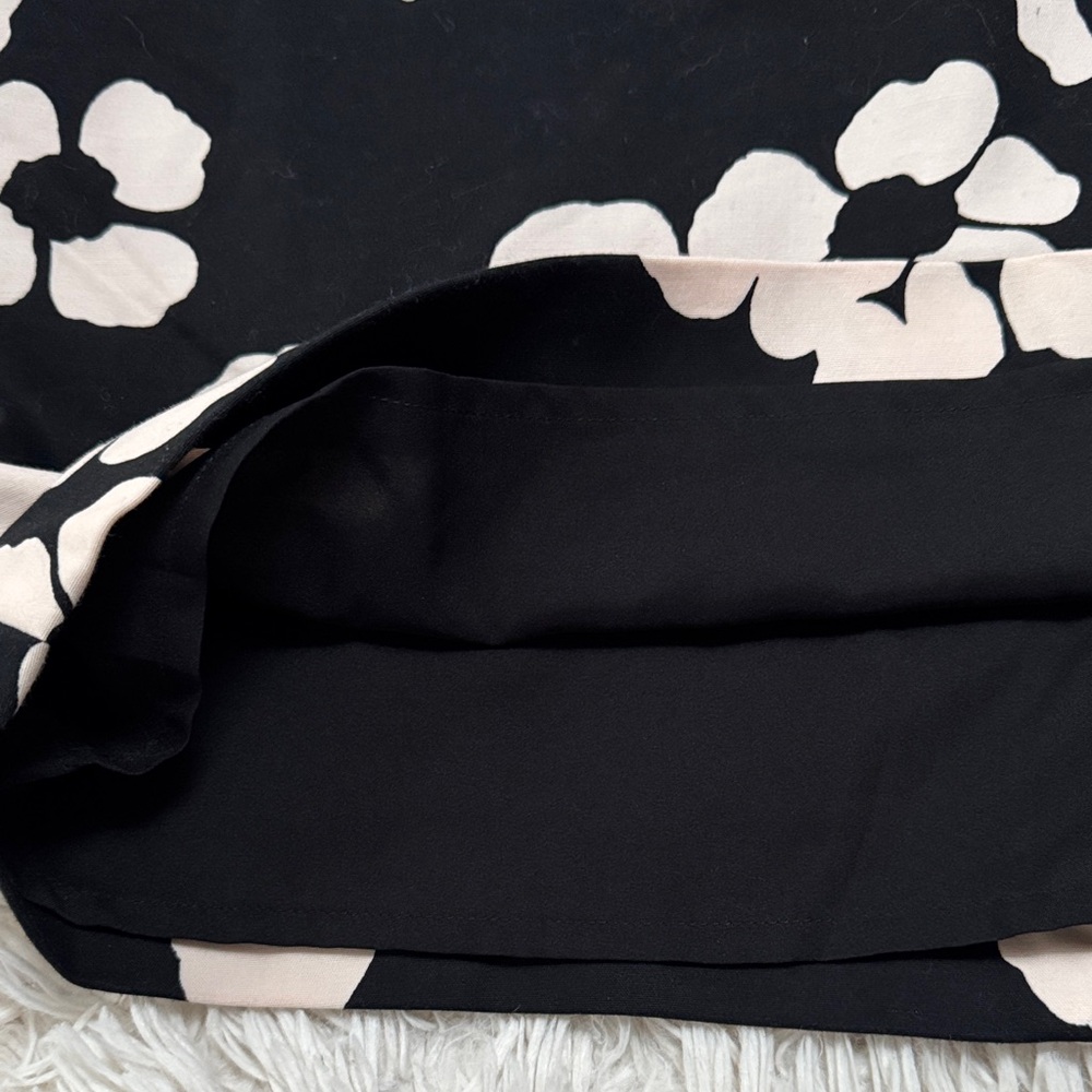 Loft Floral Pencil Skirt 💗  Black & Ivory - Picture 10 of 13